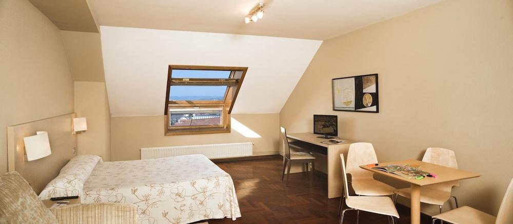 Portazgo Apartamentos Residencia La Corogne Extérieur photo